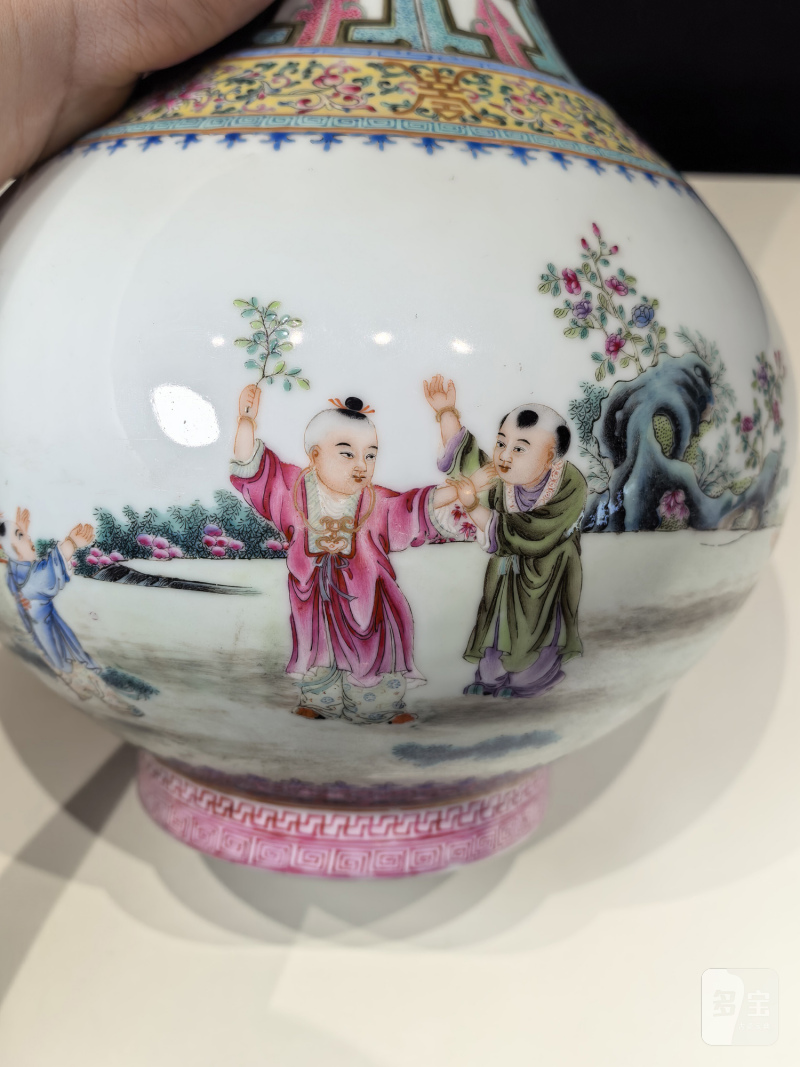 民国 粉彩婴戏图赏瓶 - 图9